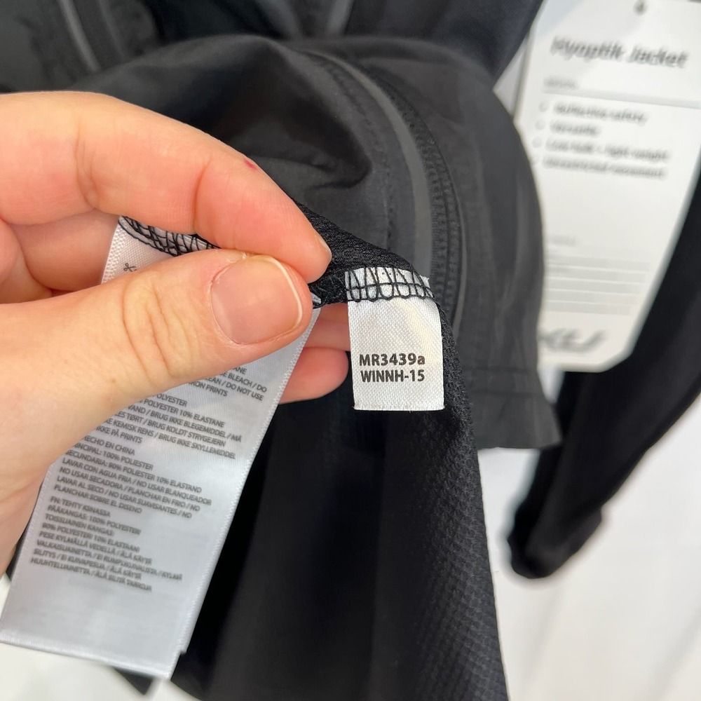 2XU Black Performance Zip-Up Jacket - Picture 12 of 12